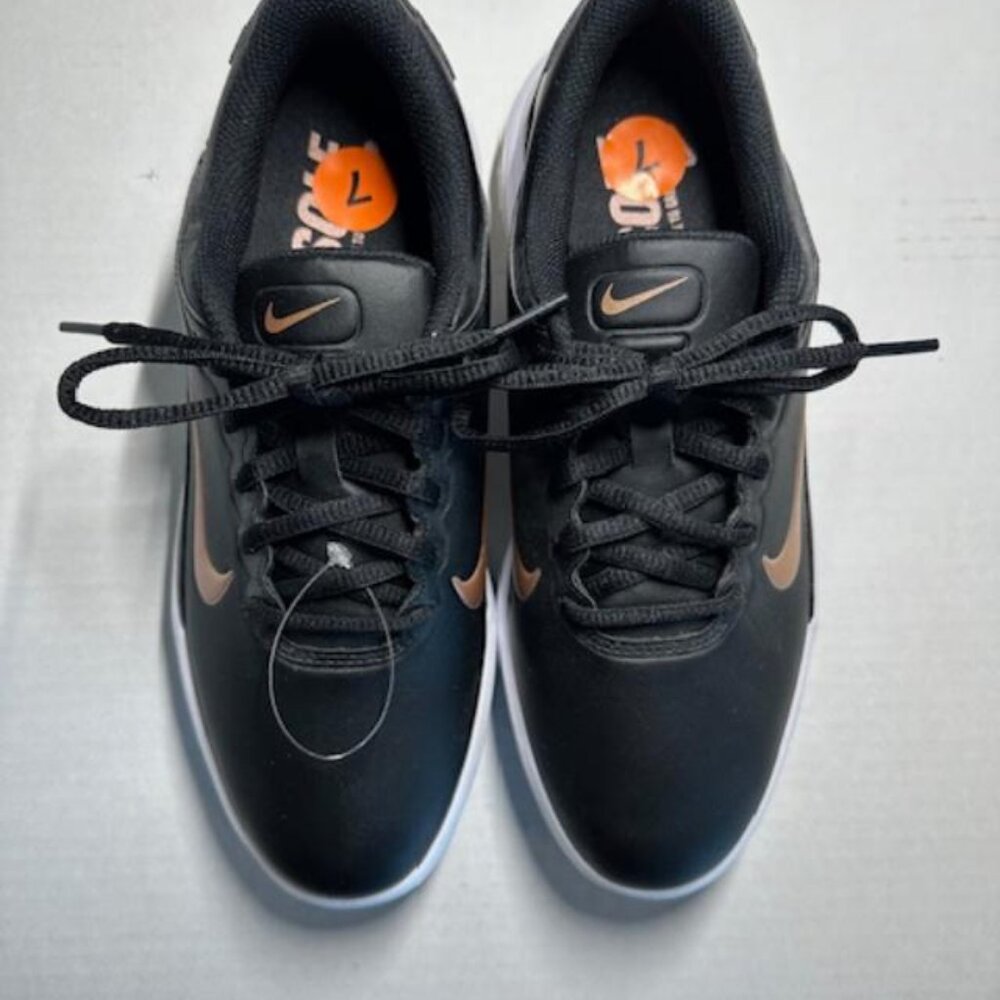 Women's Black Nike vapor golf shoes. Size 7. Never worn.